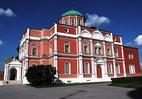 Богоявленский собор на территории кремля. Фото: Mveselnickij, CC BY-SA 4.0.