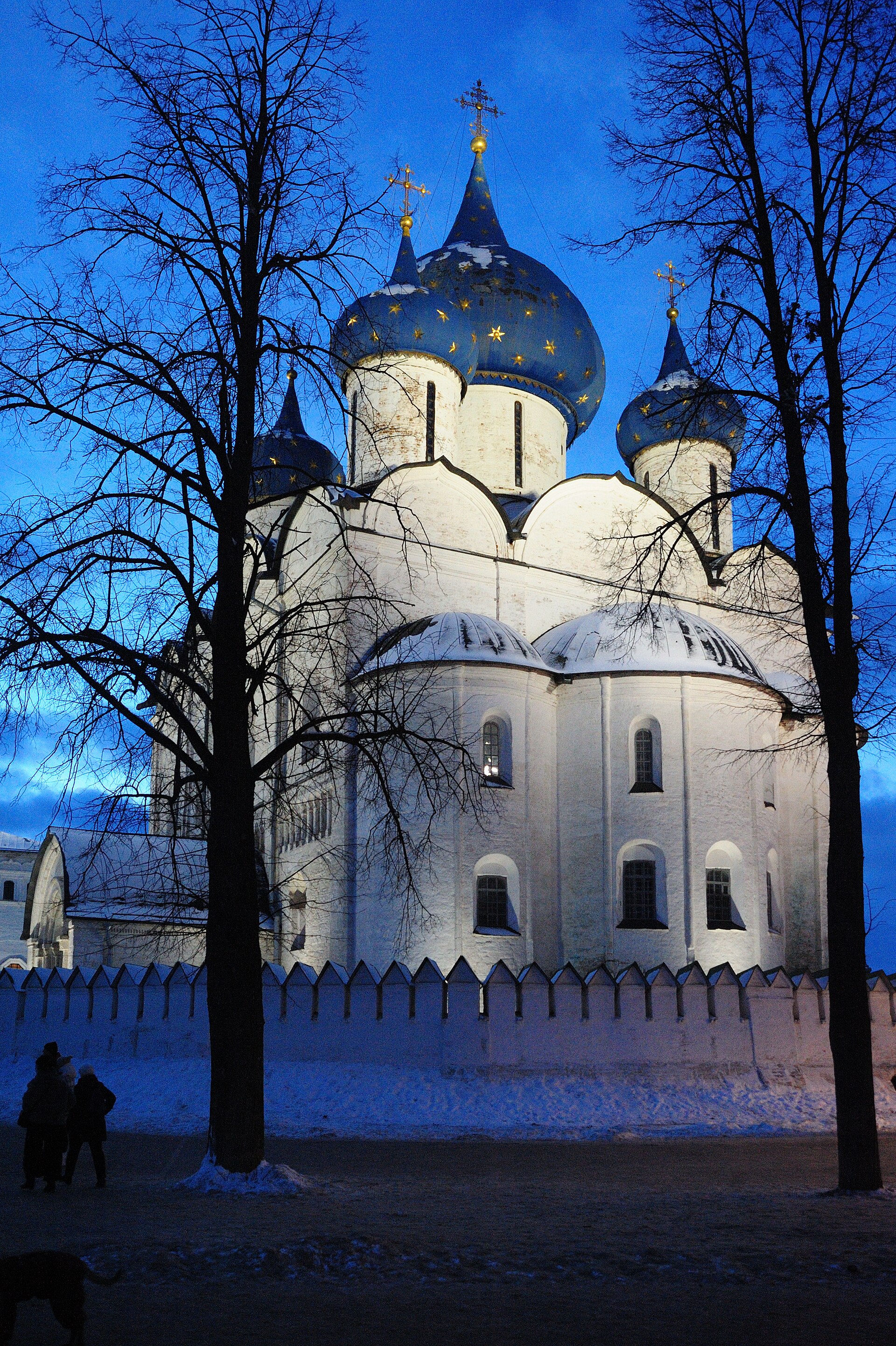 Богородице-Рождественский собор Суздальского кремля. Фото: Vsatinet, CC BY-SA 4.0. — Богородице-Рождественский собор в Суздале