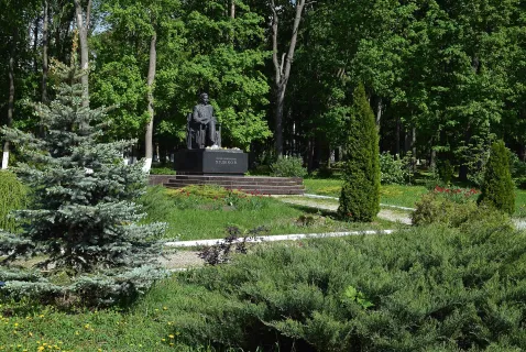 Парк усадьбы Худекова. Фото: Seryogin100, CC BY-SA 4.0.