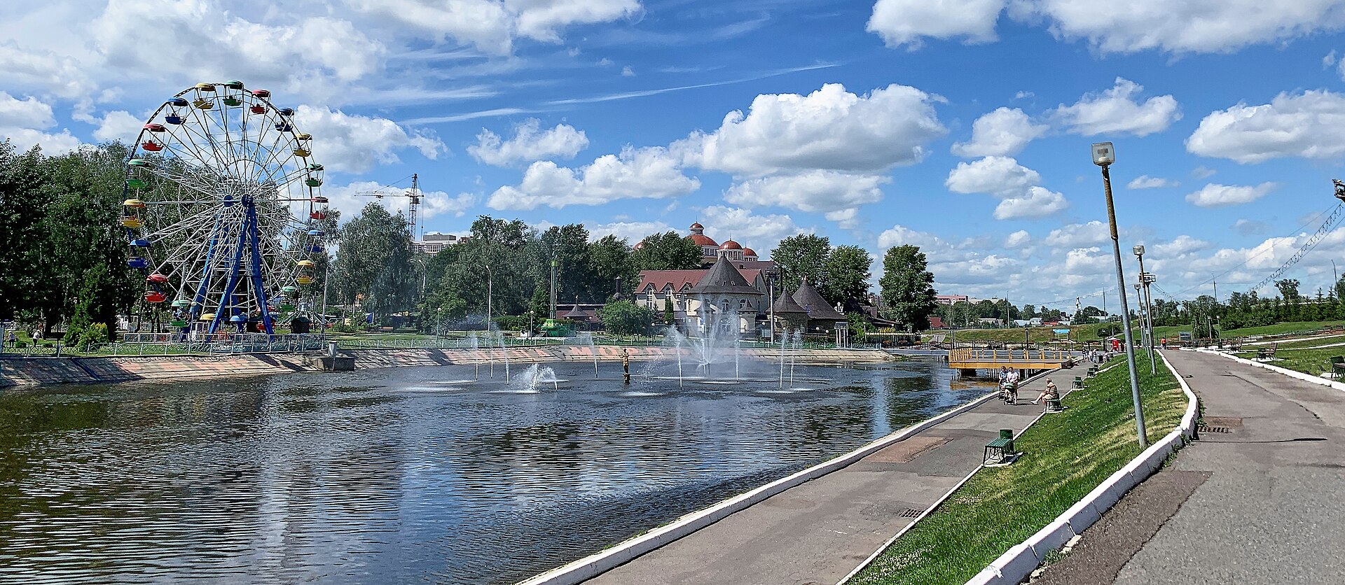 Набережная Саранки у парка. Фото: Vyacheslav Bukharov, CC BY-SA 4.0. — Парк культуры и отдыха имени А. С. Пушкина в Саранске