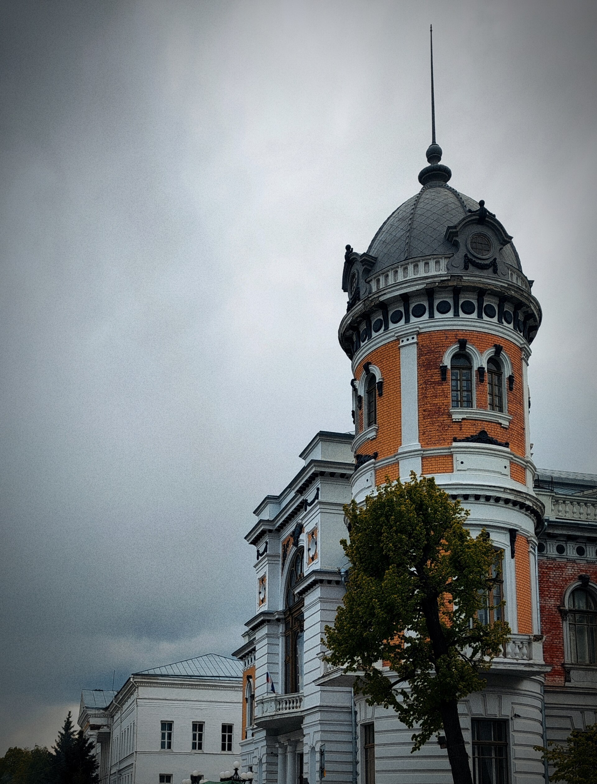Краеведческий музей на Новом Венце. Фото: Дарья Цв, CC BY-SA 4.0. — Ульяновский областной краеведческий музей имени И. А. Гончарова