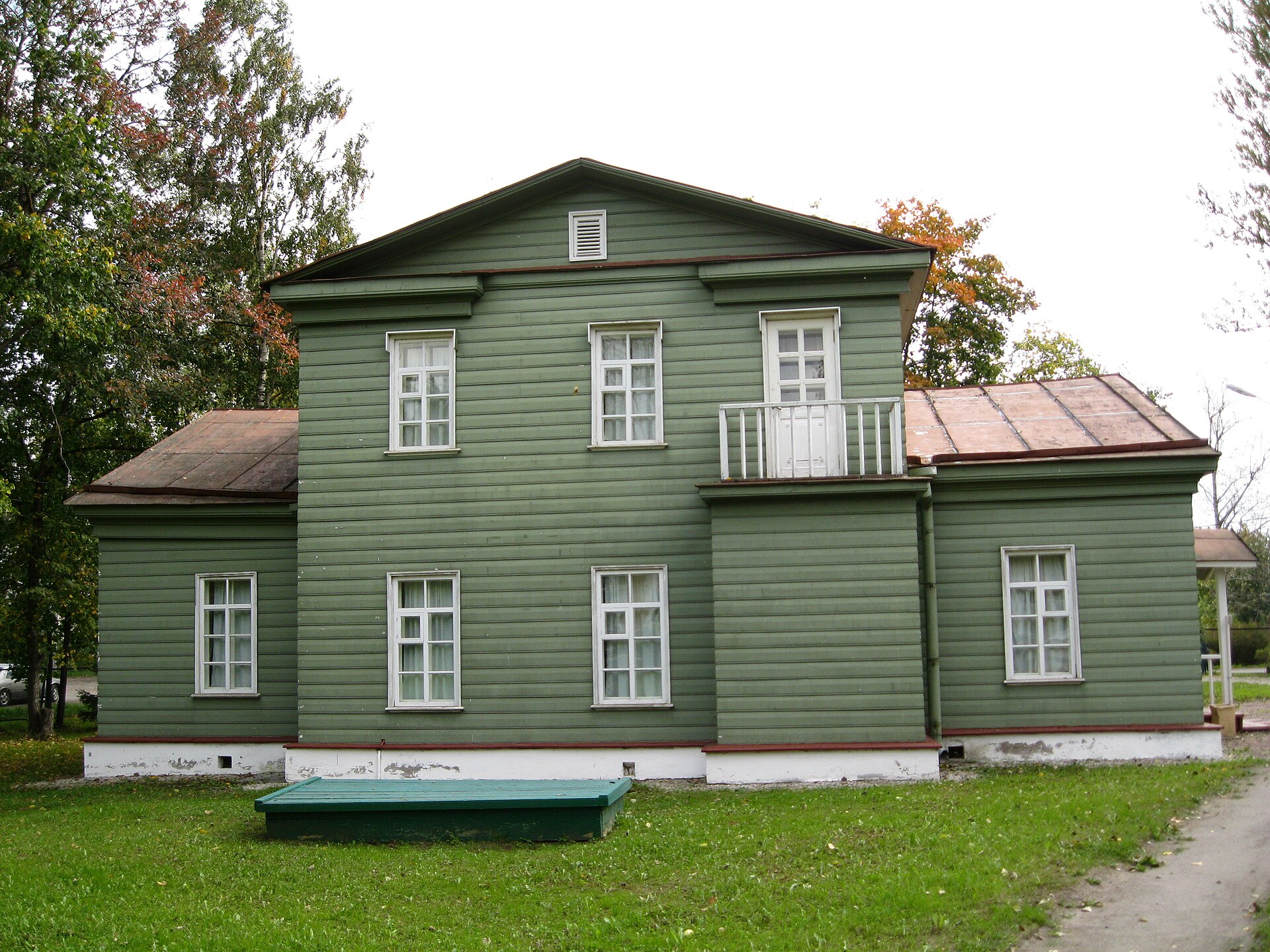 Дом поэта в усадьбе «Чудовская Лука». Фото: Alexander V. Solomin, CC BY 3.0. — Дом-музей Н. А. Некрасова в Чудове