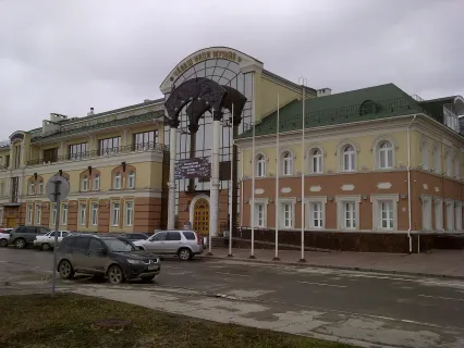 Чувашский национальный музей со стороны Красной площади. Фото: R. Sieben, CC BY 3.0.
