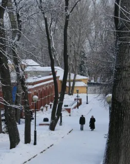 Прогулочная территория Нижнего парка. Фото: Дмитрий Ратников, CC BY-SA 3.0.